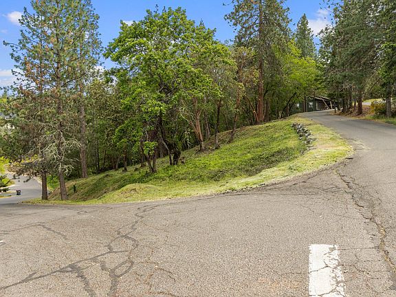2nd image of 210 Surrey Dr