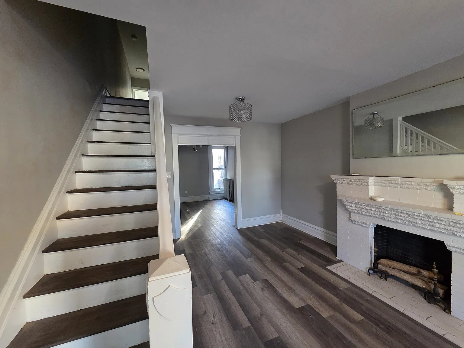 3 bed, 1.5 bath, 1142 sqft, $2,150 — Photo 3