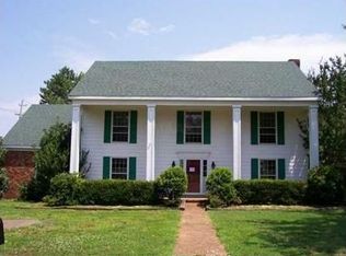 166 W Valleywood Dr, Collierville, TN 38017