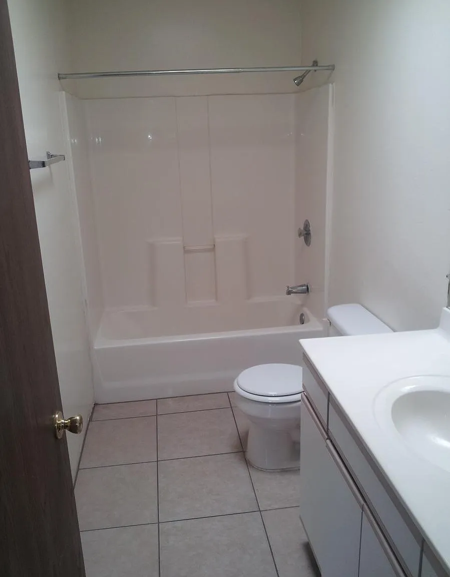 3417 E Blacklidge Drive — Photo 4