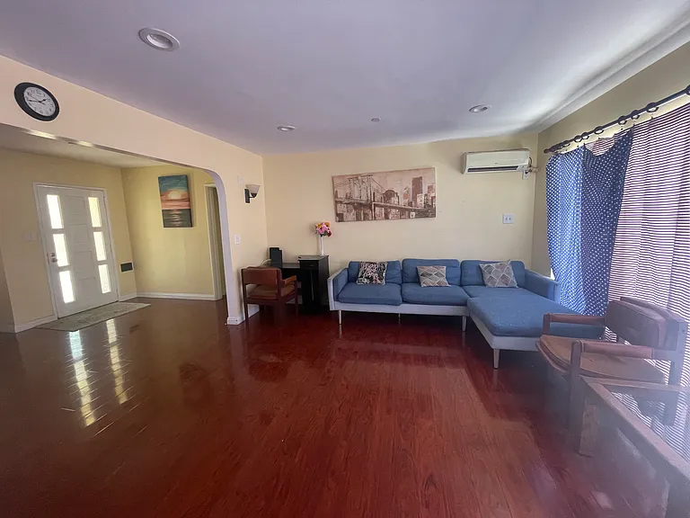 2548 Mayflower Ave #B — Photo 8