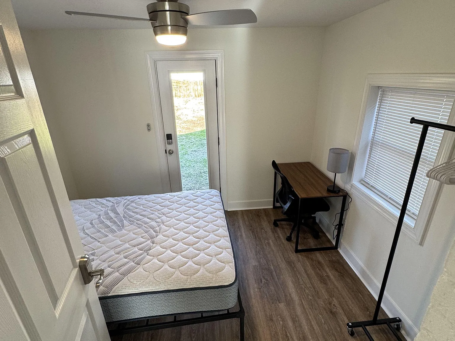 4 bed, 2.0 bath, 2000 sqft, $728 — Photo 1