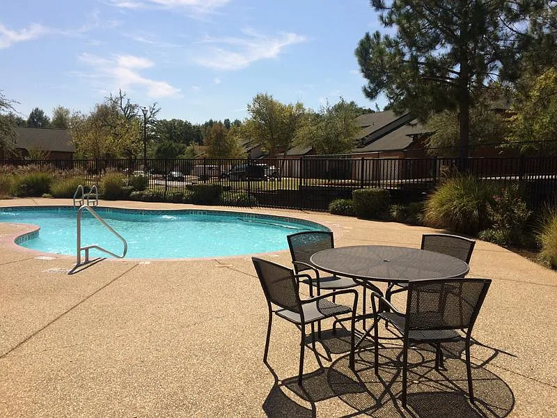 Pine Creek Townhomes — Photo 2