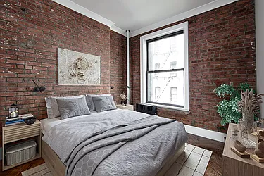 Rented by R New York