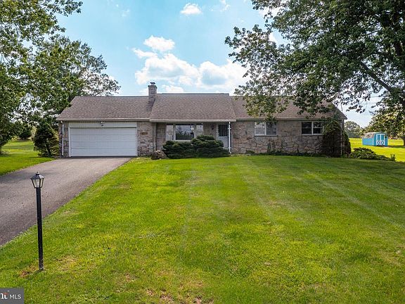 2nd image of 34 Locust Rd