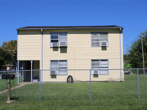 1142 7th Ave N, Texas City, TX 77590