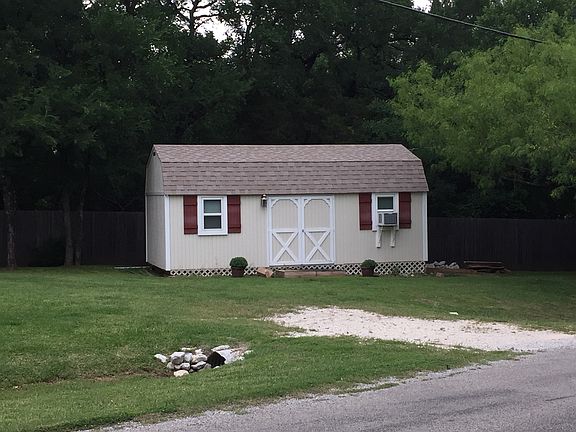 5th image of 412 Shady Grove Dr