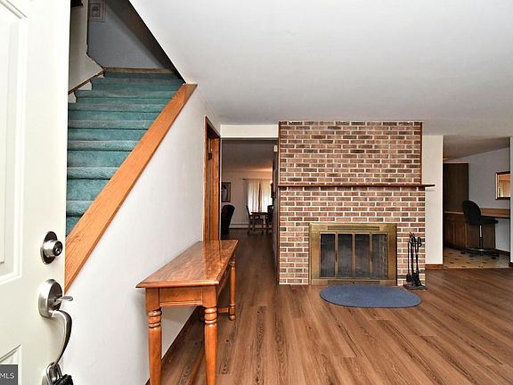 4th image of 500 Burton Rd