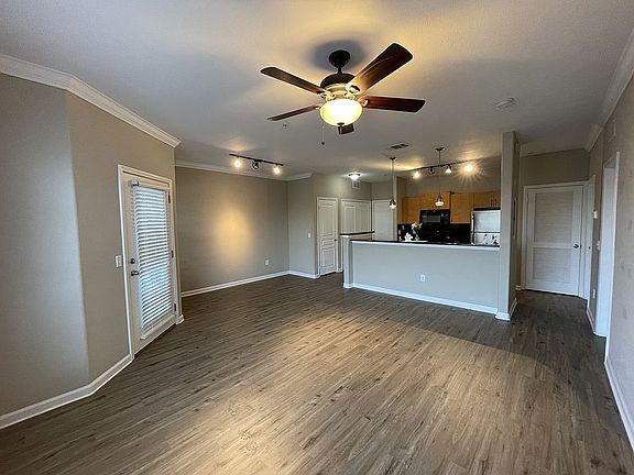 3rd image of 8290 Gate Pkwy W Unit 917