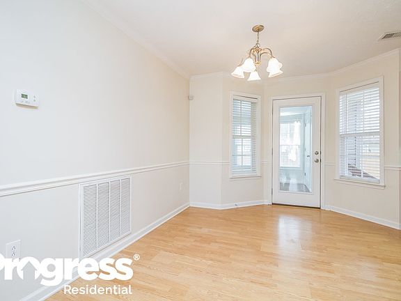 3rd image of 2829 Waywood Dr