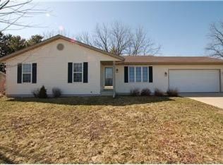 557 Lewellen St, Marshall, WI 53559