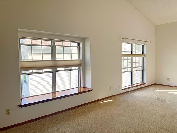 4th image of 4607 Foxwood Dr S #4607