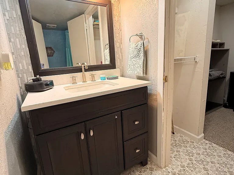 28 Oakbrook Dr #1 — Photo 2