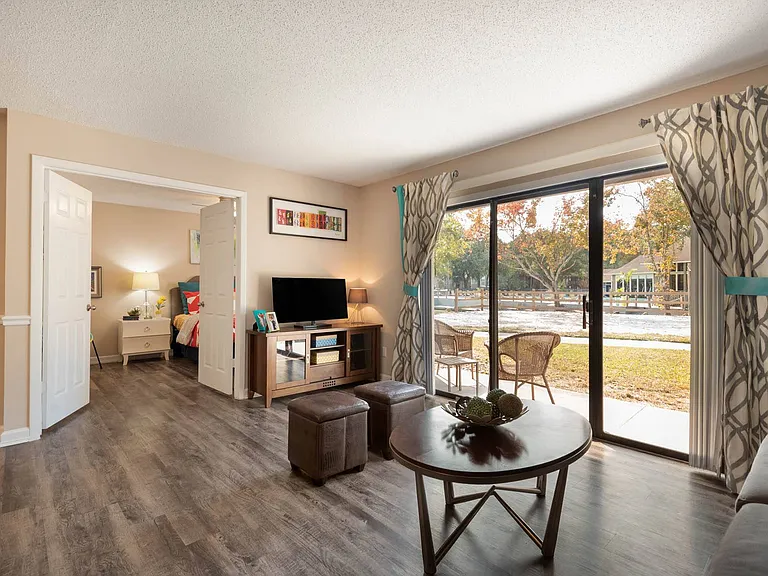 Whisper Lake Apartments — Photo 11