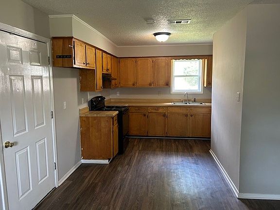 3rd image of 101 Normandy Ave