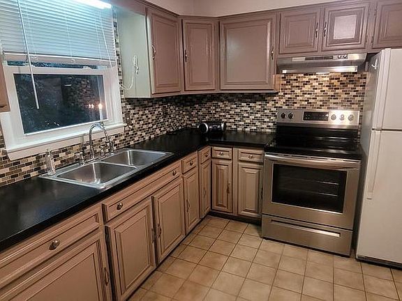3rd image of 21506 W Liberty Rd