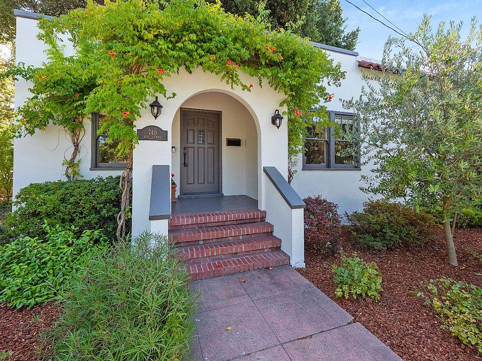 1st image of 740 Everett Ave