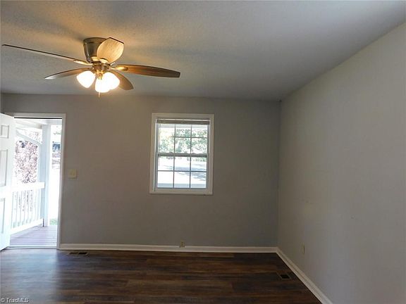 5th image of 211 Armfield Ave
