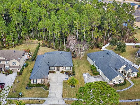 3rd image of 1032 Lauriston Dr