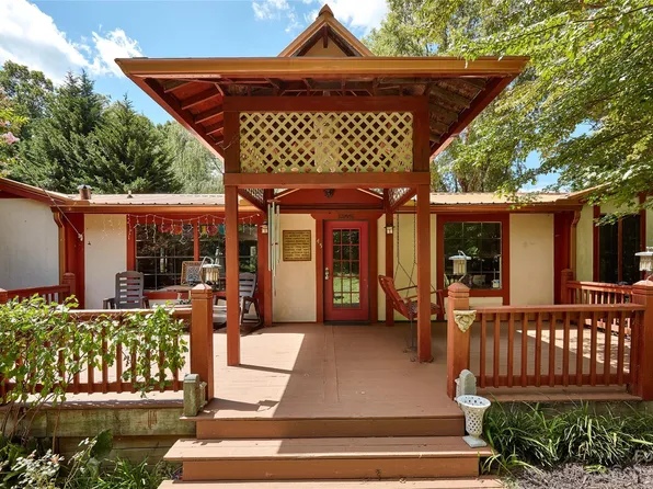 45 Old Gap Creek Rd, Fairview, NC 28730