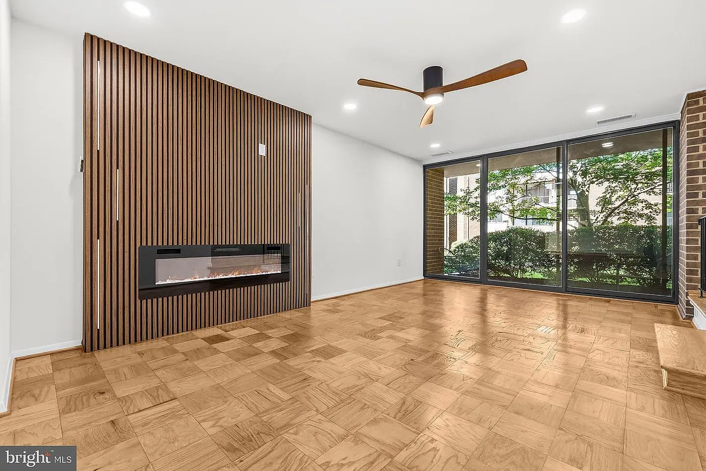 2 bed, 1.5 bath, 1047 sqft, $2,525 — Photo 3