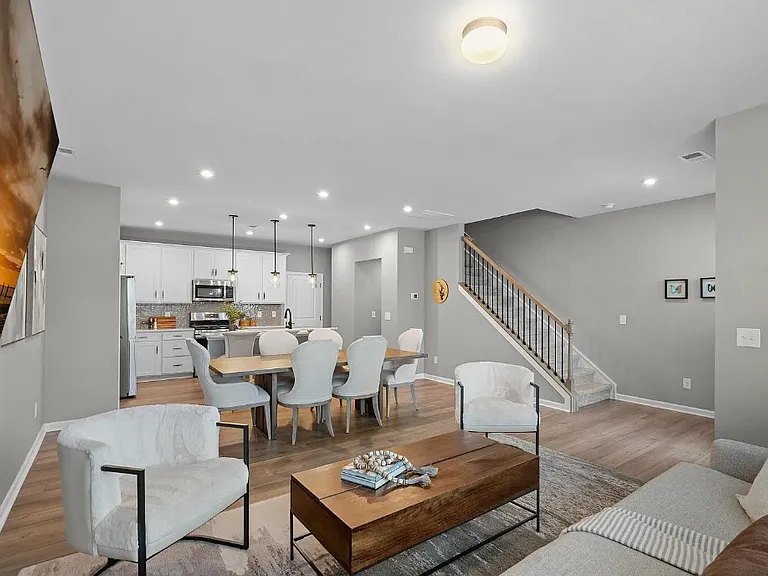 118 Berkeley Ave #D — Photo 6