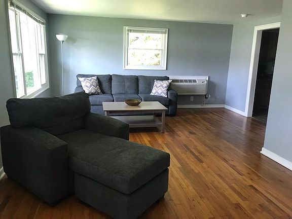 3rd image of 1541 Highfield Dr APT 2