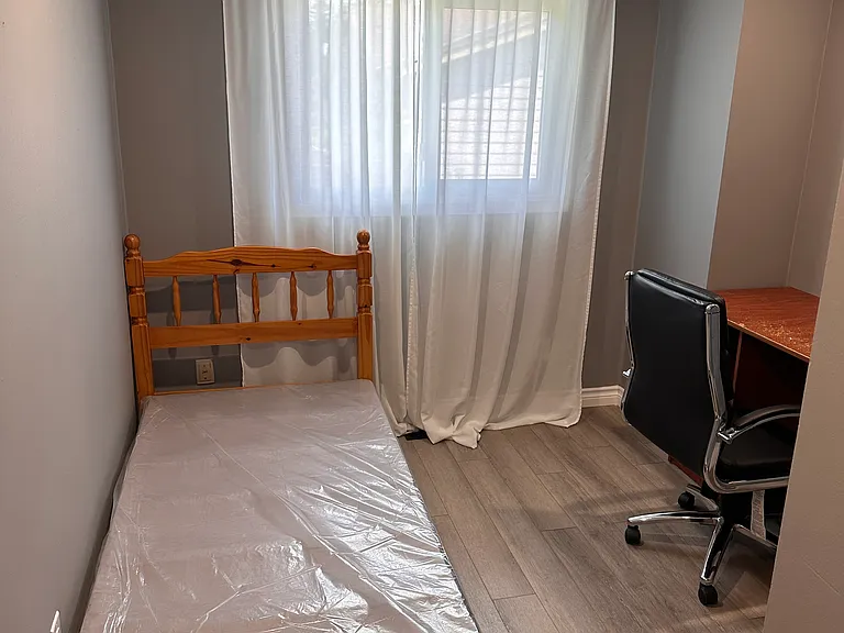 398 Churchill Ct #5 — Photo 4