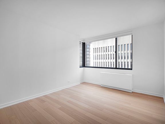 3rd image of 124 W 60th St APT 27L
