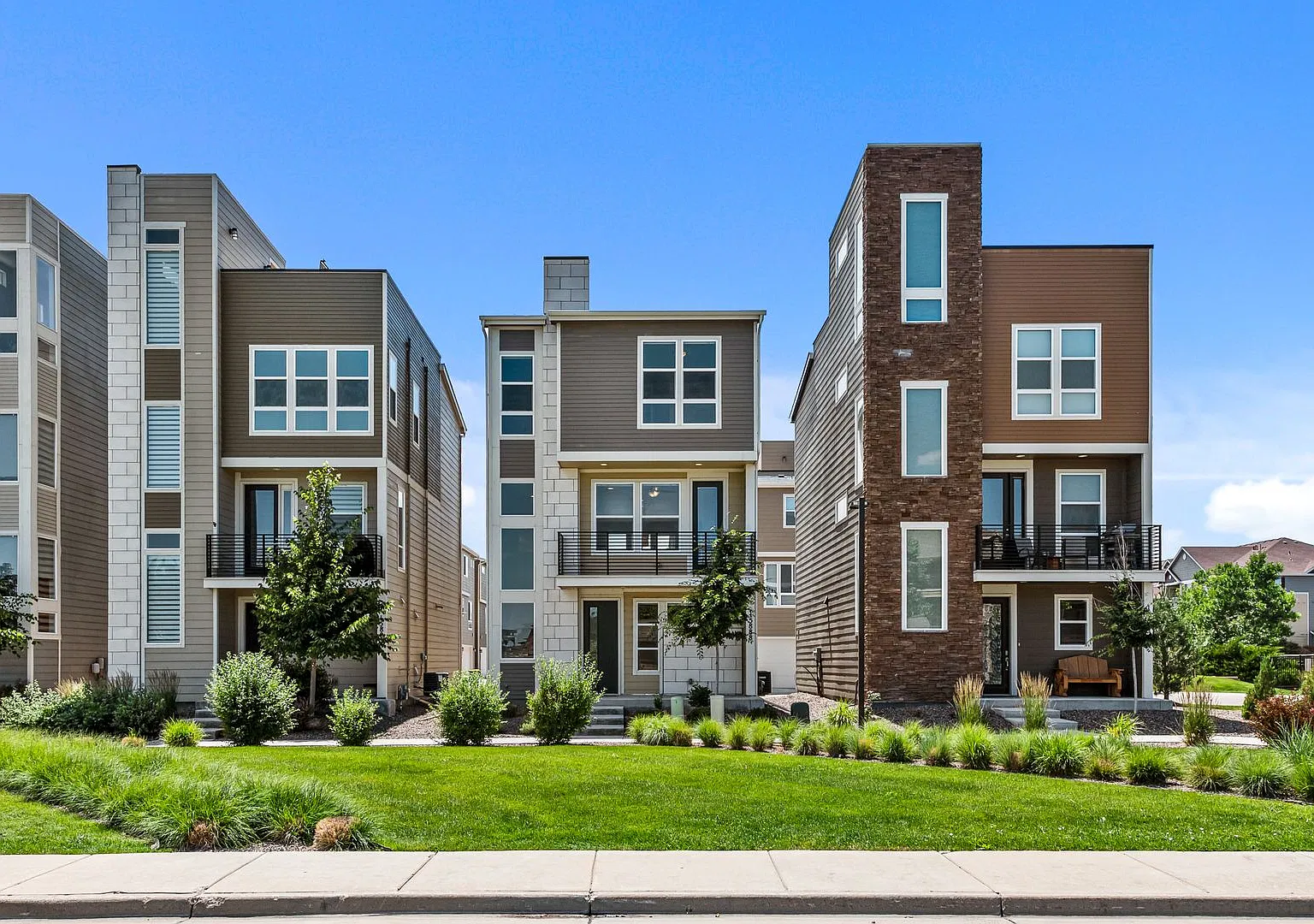 15888 E Broncos Pl — Photo 2