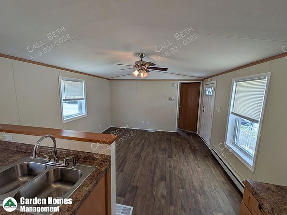 3rd image of 15 Krista Ln