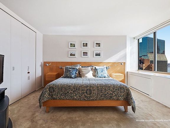 4th image of 236 E 47th St APT 36F
