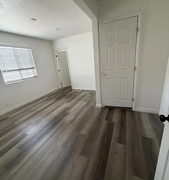 626 E San Antonio Dr — Photo 2