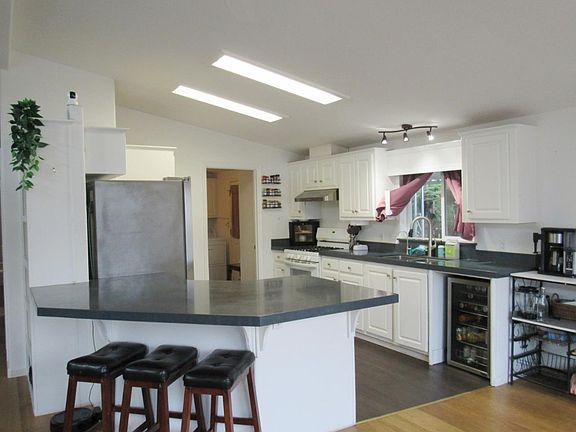 5th image of 1220 Vienna Dr Spc 510