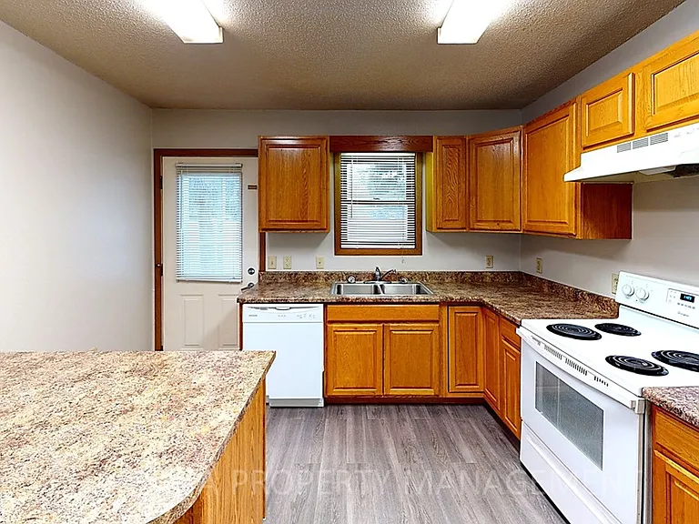 Pheasant View Apartments — Photo 35