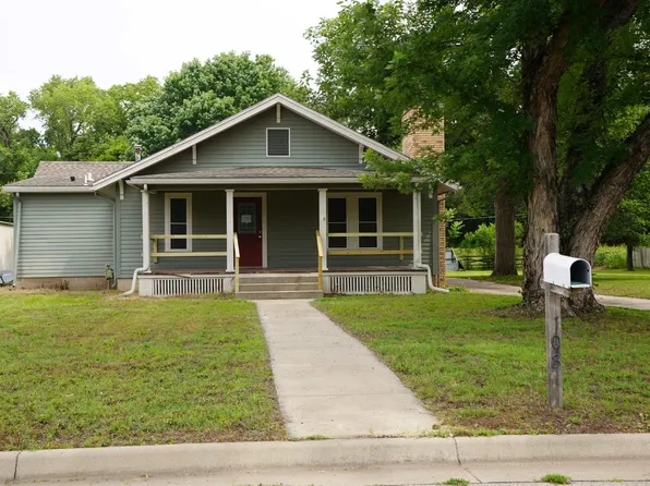 508 E 3rd Ave, Winfield, KS 67156