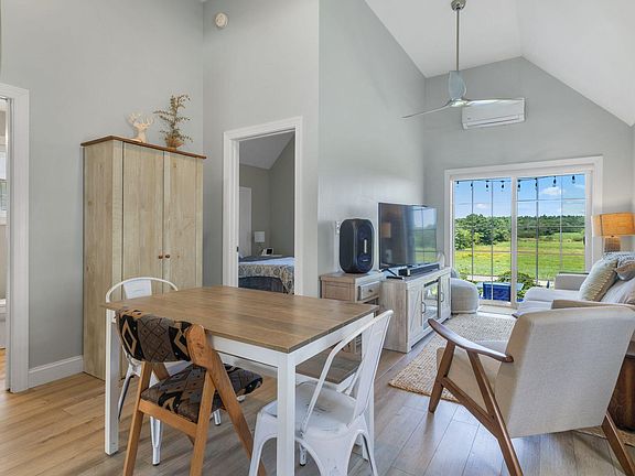 4th image of 994 Portland Road #29