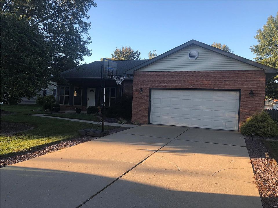 1st image of 26 Cheryl Dr