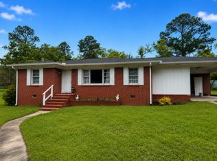 206 W Stuart Ave, Lyons, GA 30436