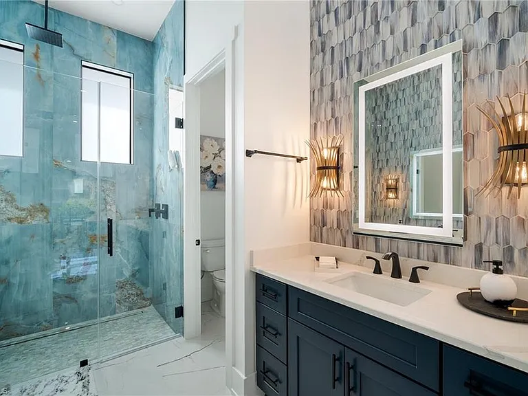 930 Sycamore Ct — Photo 18