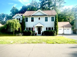 8 Jackson St, Cos Cob, CT 06807