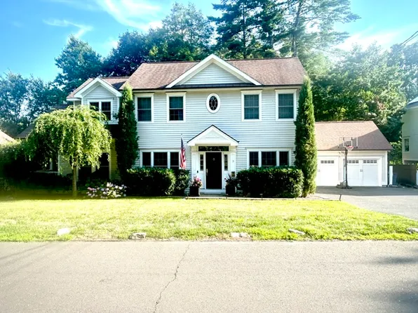 8 Jackson St, Cos Cob, CT