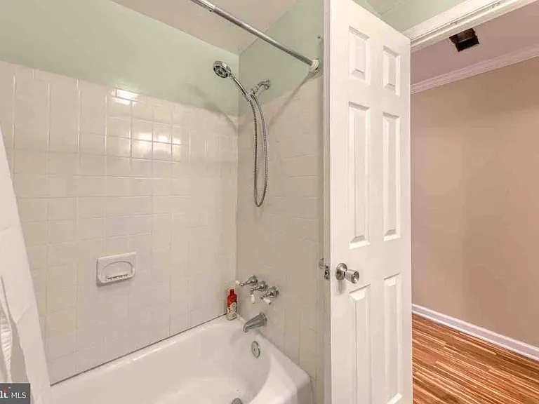 912 S Conkling St — Photo 12
