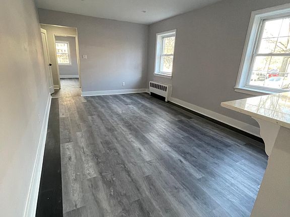 4th image of 306 Grafton Ave
