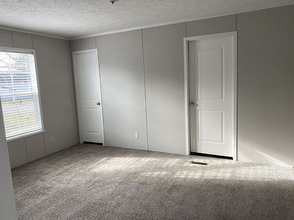 5th image of 408 Lazy Creek Way