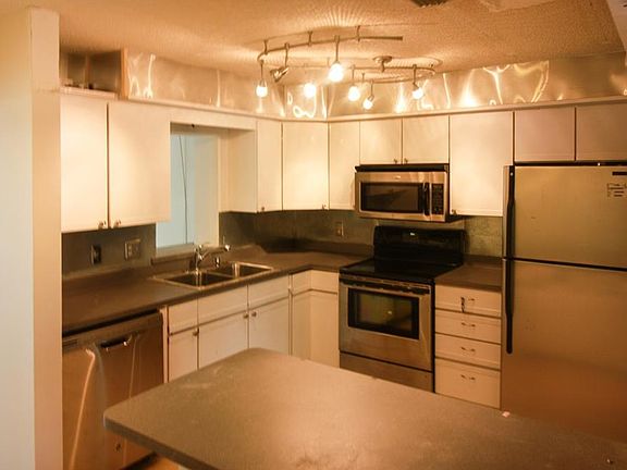 4th image of 191 21st Ave