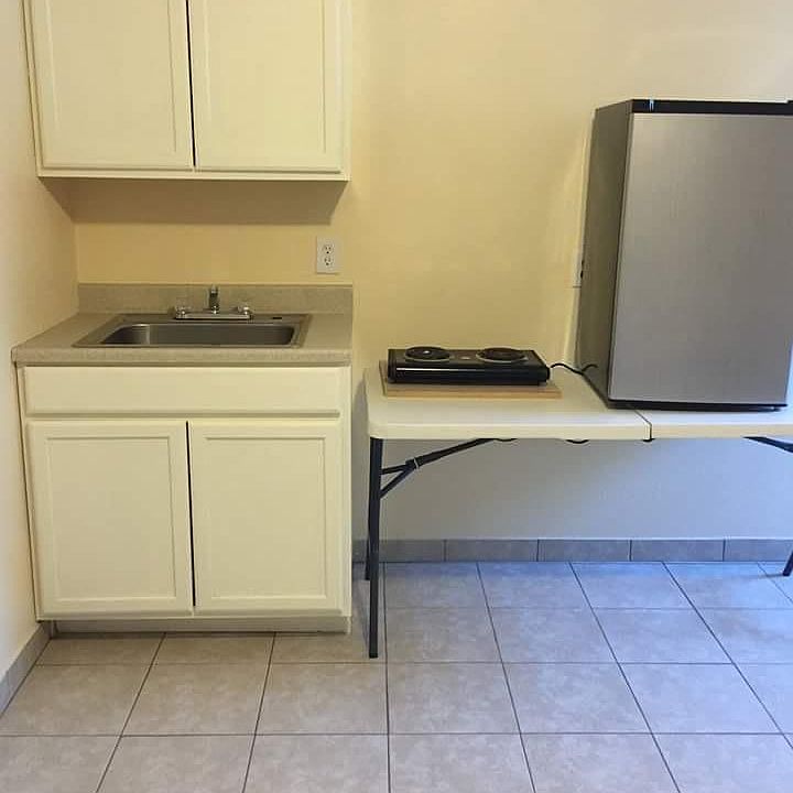 2nd image of 652 Hempstead Dr