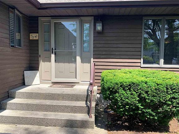 3rd image of 51 Huntleigh Dr