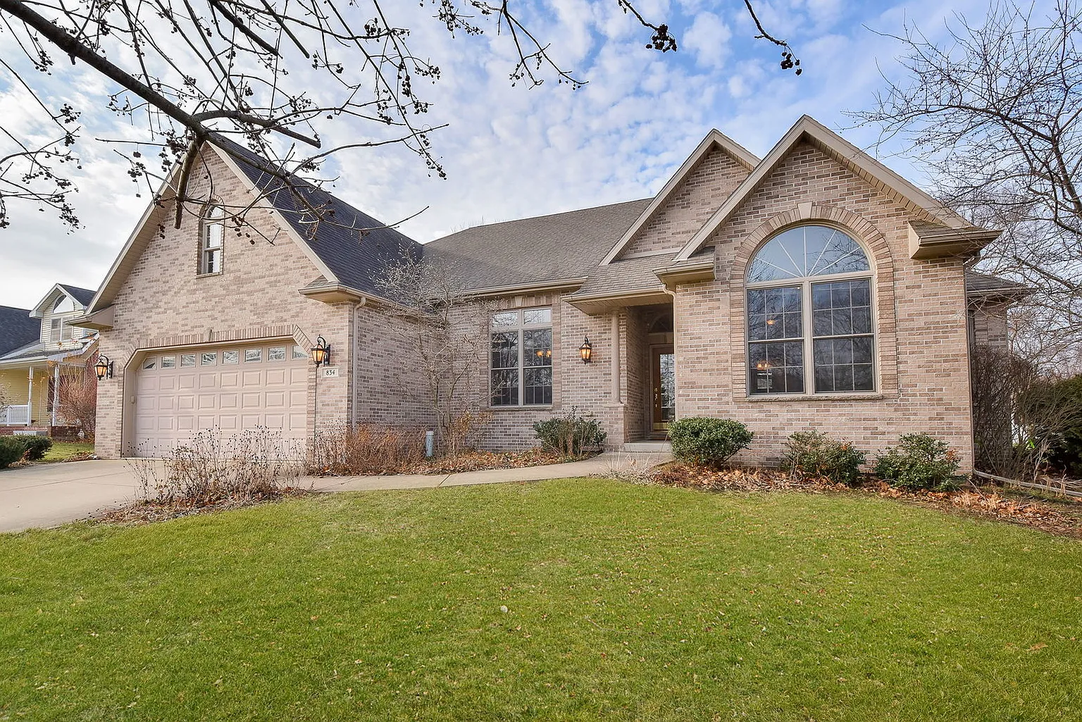 834 Kerry Ct photo 1
