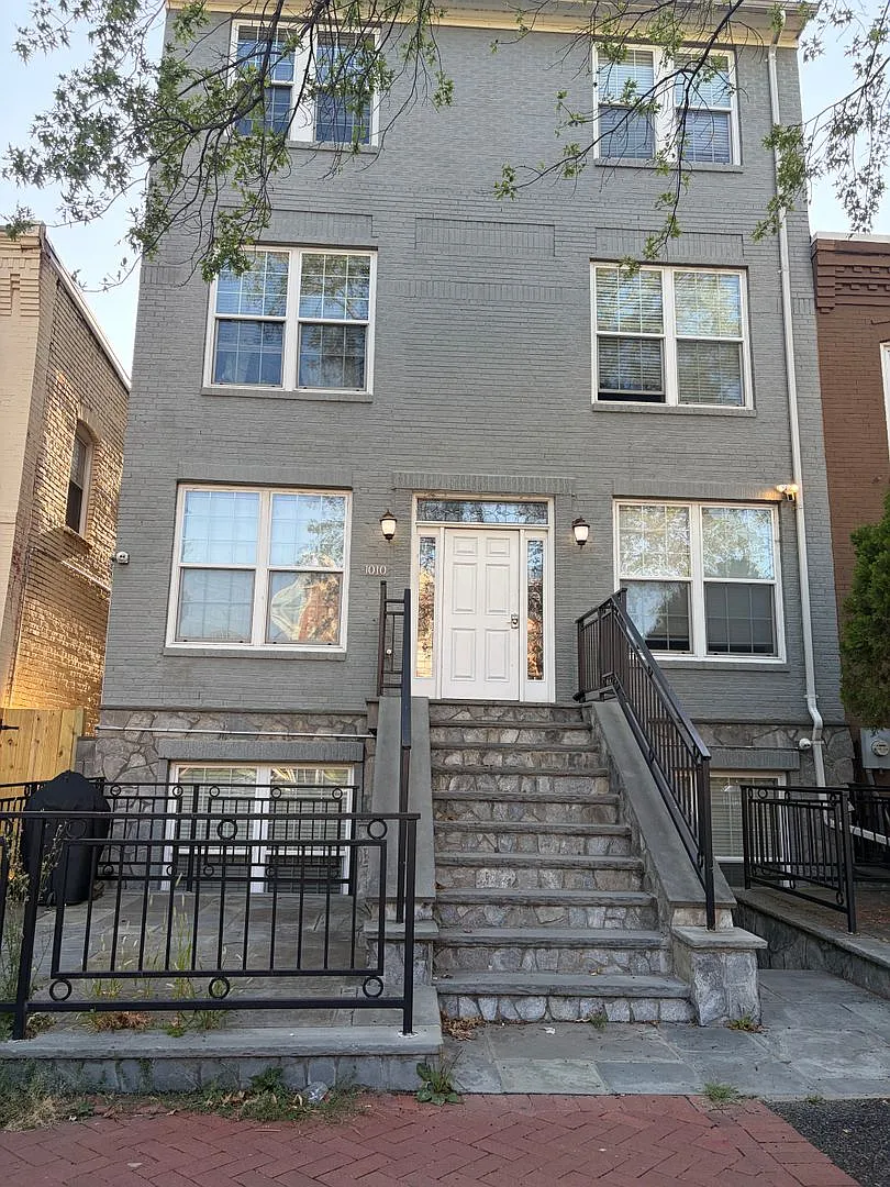 1010 3rd Street SE — Photo 1